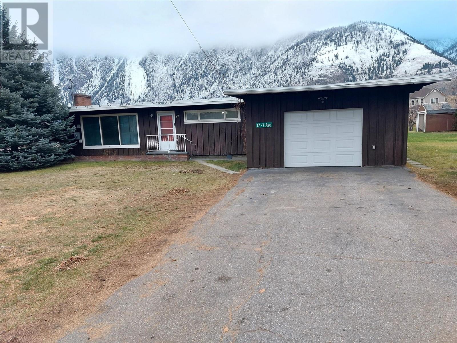 17 7th Avenue, Keremeos, British Columbia  V0X 1N3 - Photo 19 - 10328223