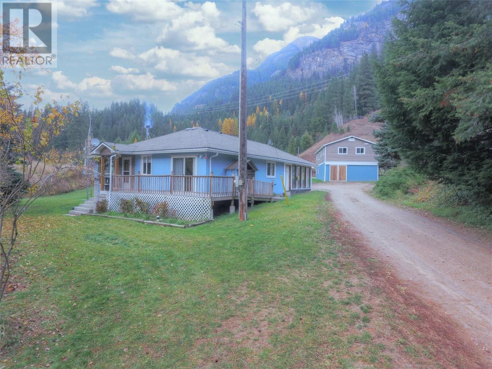 3064 Upper Slocan Park Road, Slocan Park, British Columbia  V0G 2E0 - Photo 2 - 10328161