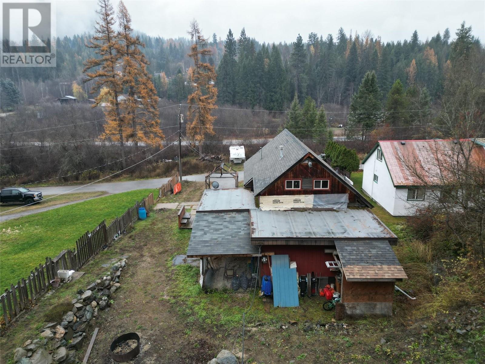 2013 Hepburn Drive, Fruitvale, British Columbia  V0G 1L1 - Photo 37 - 10328247