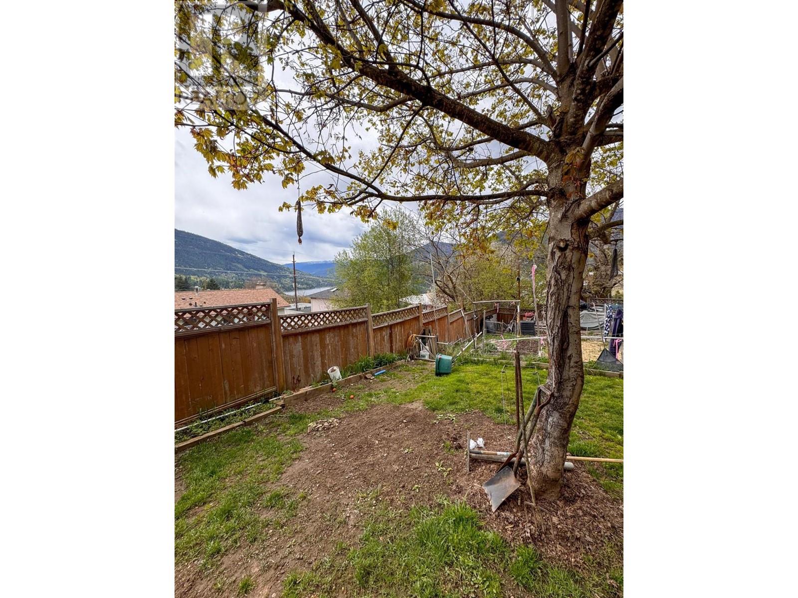 909 Innes Street, Nelson, British Columbia  V1L 5G7 - Photo 23 - 10327814