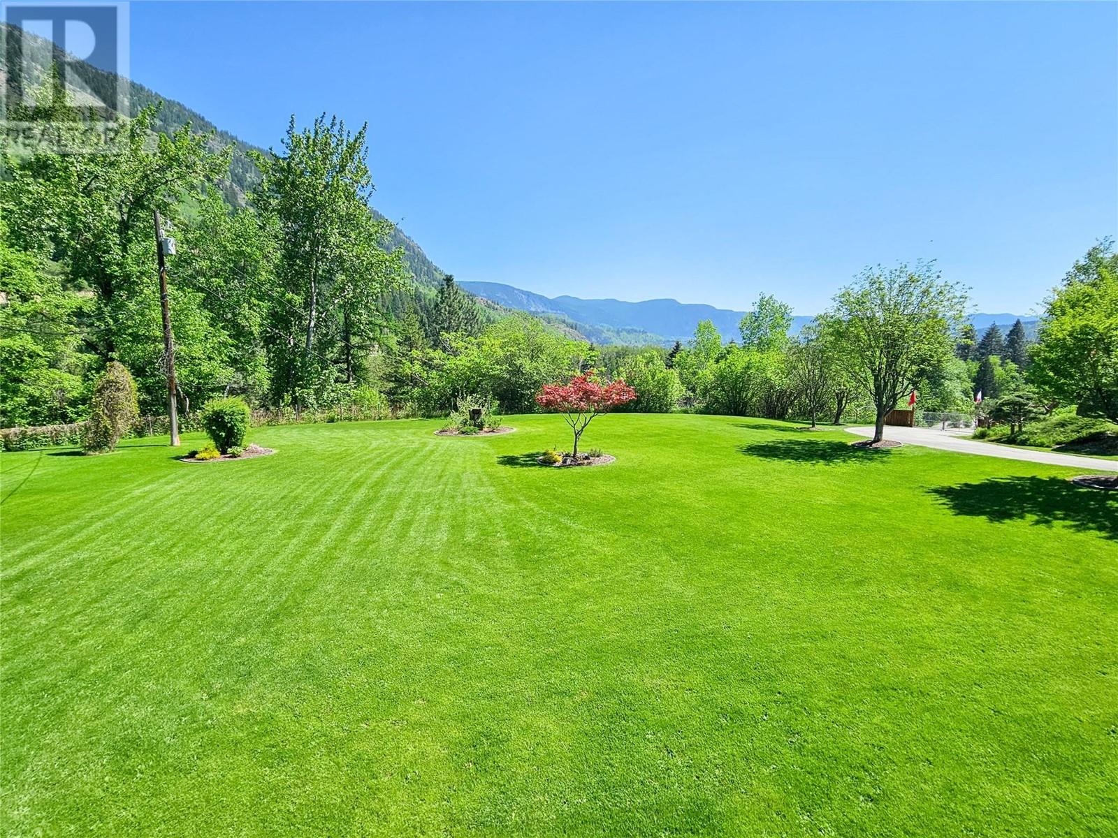 1392 Relkoff Road, Castlegar, British Columbia  V1N 4T8 - Photo 49 - 10328283