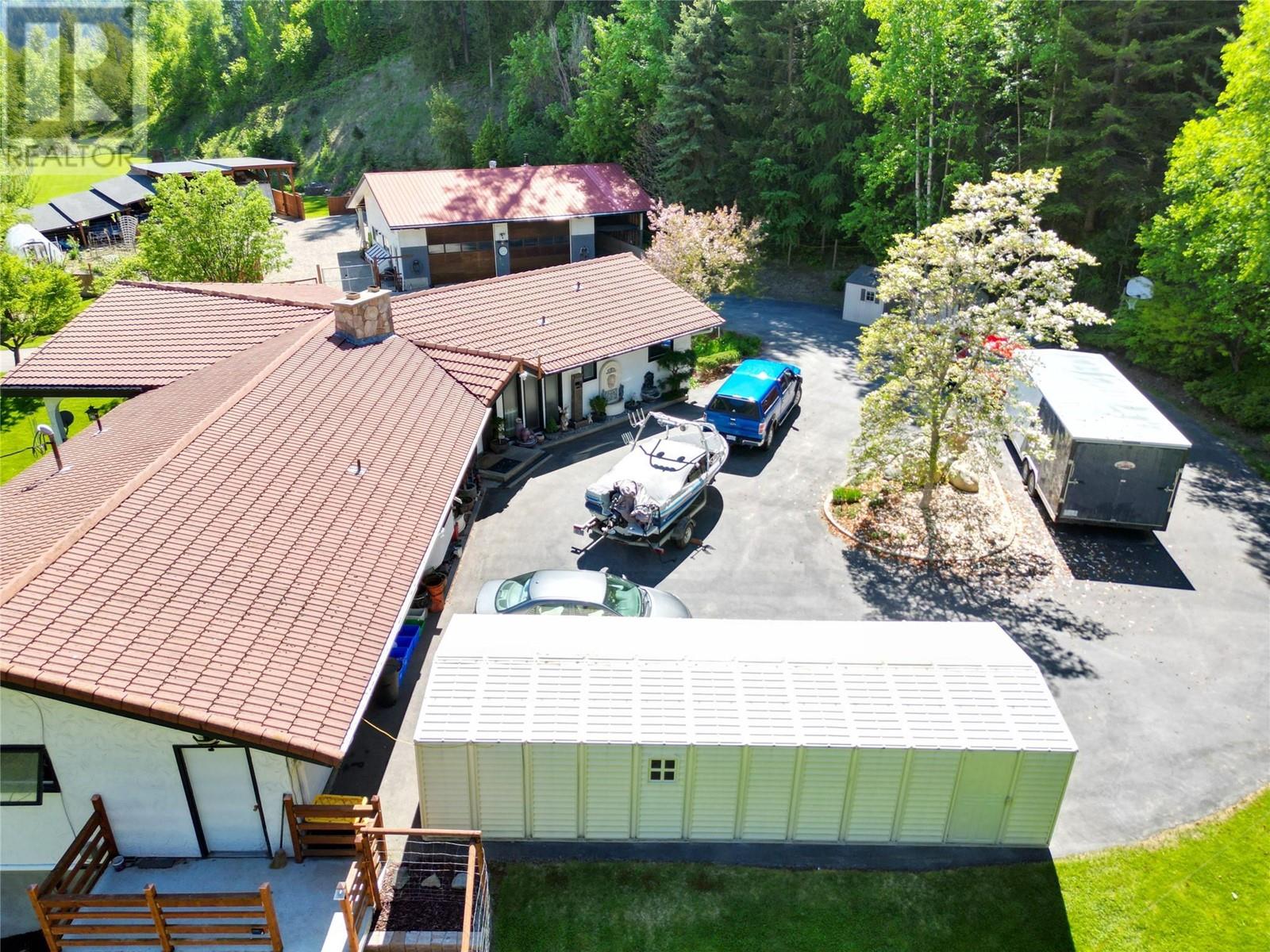 1392 Relkoff Road, Castlegar, British Columbia  V1N 4T8 - Photo 79 - 10328283