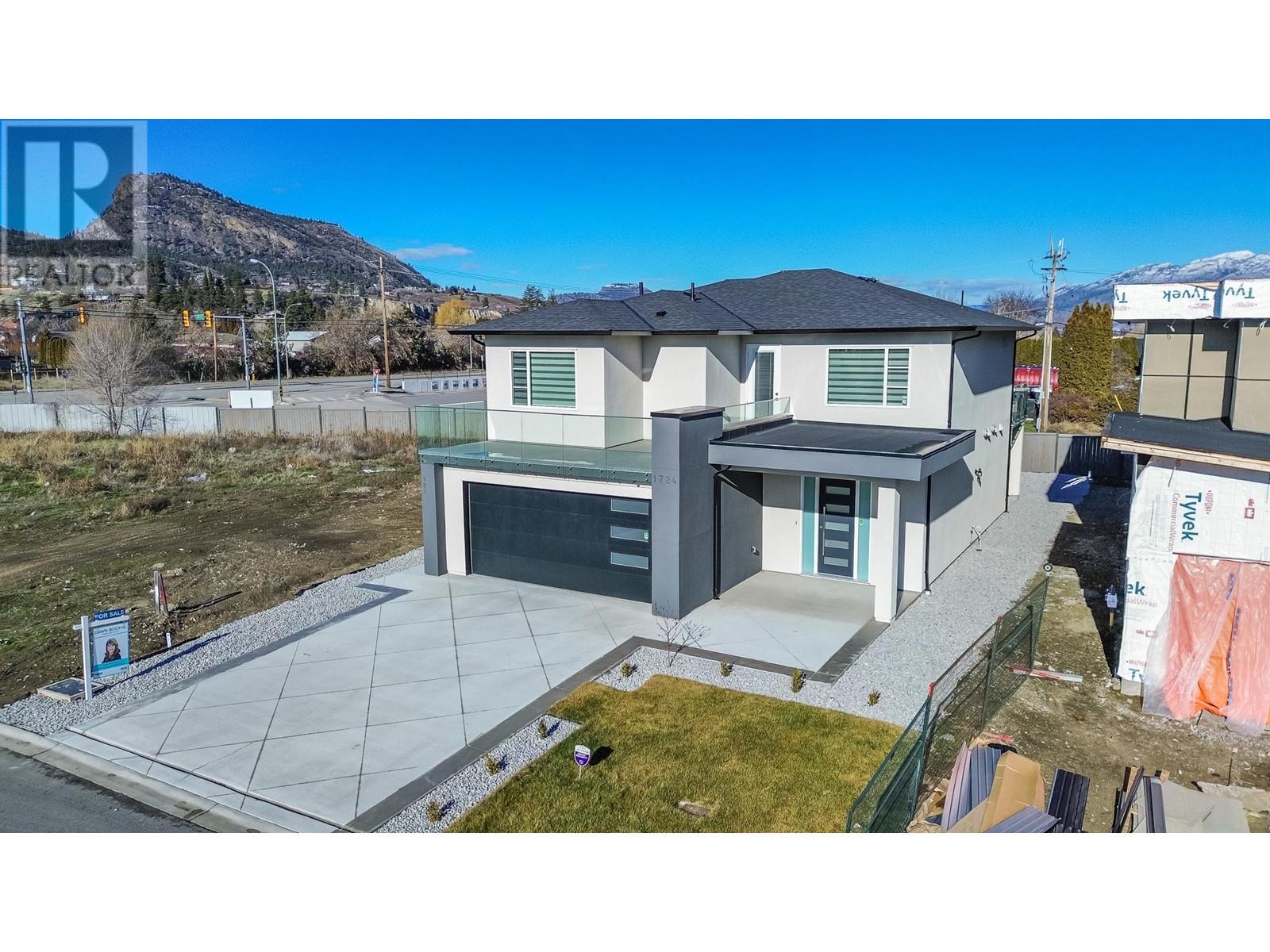 1724 Treffry Place, Summerland, British Columbia  V0H 1Z9 - Photo 3 - 10328263