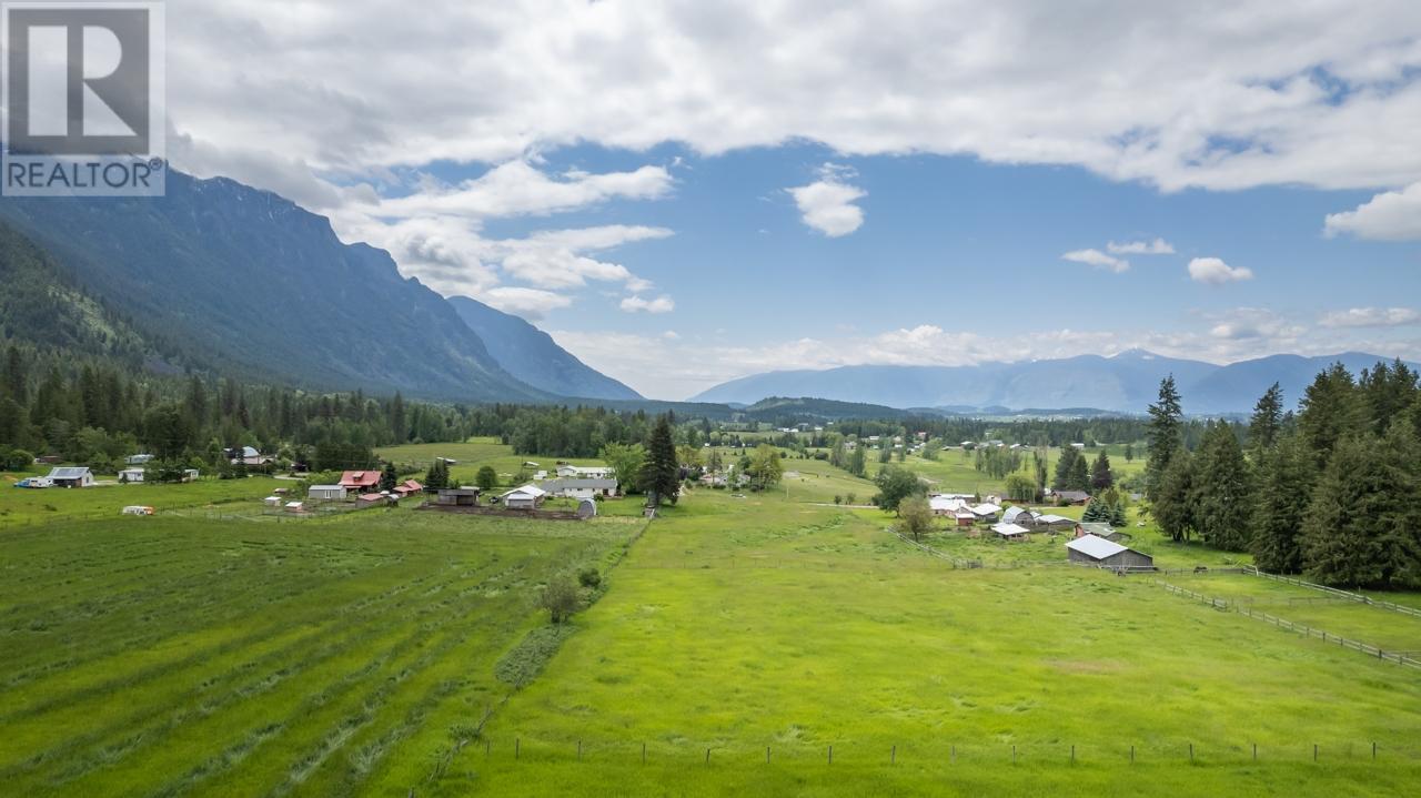 4512 48th Street, Canyon, British Columbia  V0B 1C1 - Photo 20 - 10328391