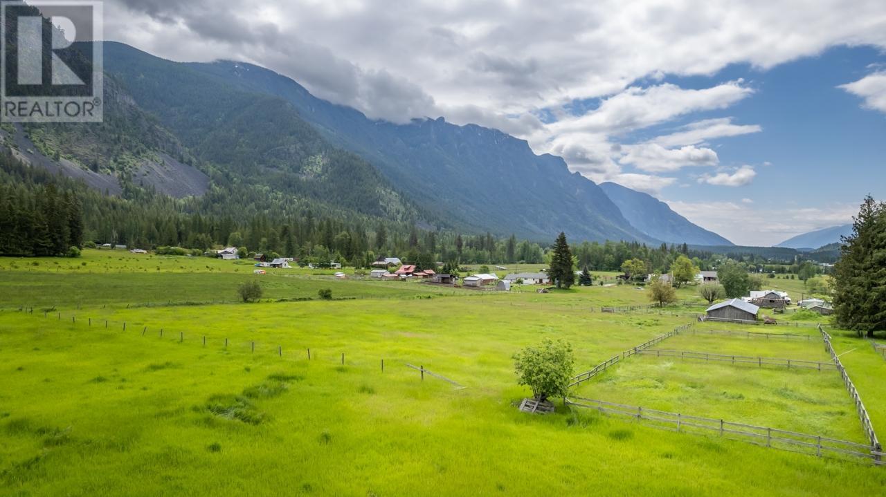 4512 48th Street, Canyon, British Columbia  V0B 1C1 - Photo 21 - 10328391