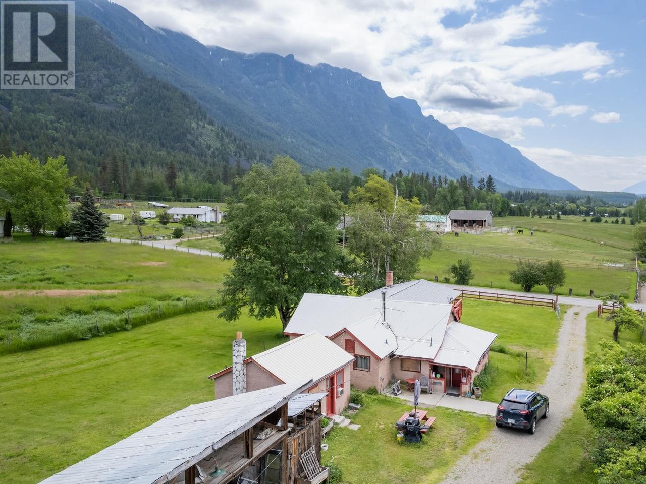 4512 48th Street, Canyon, British Columbia  V0B 1C1 - Photo 30 - 10328391