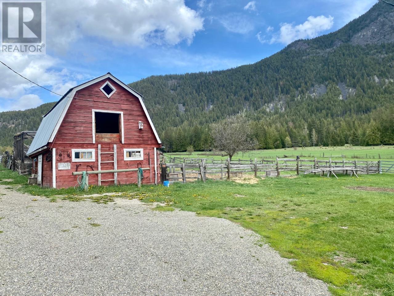 4512 48th Street, Canyon, British Columbia  V0B 1C1 - Photo 34 - 10328391