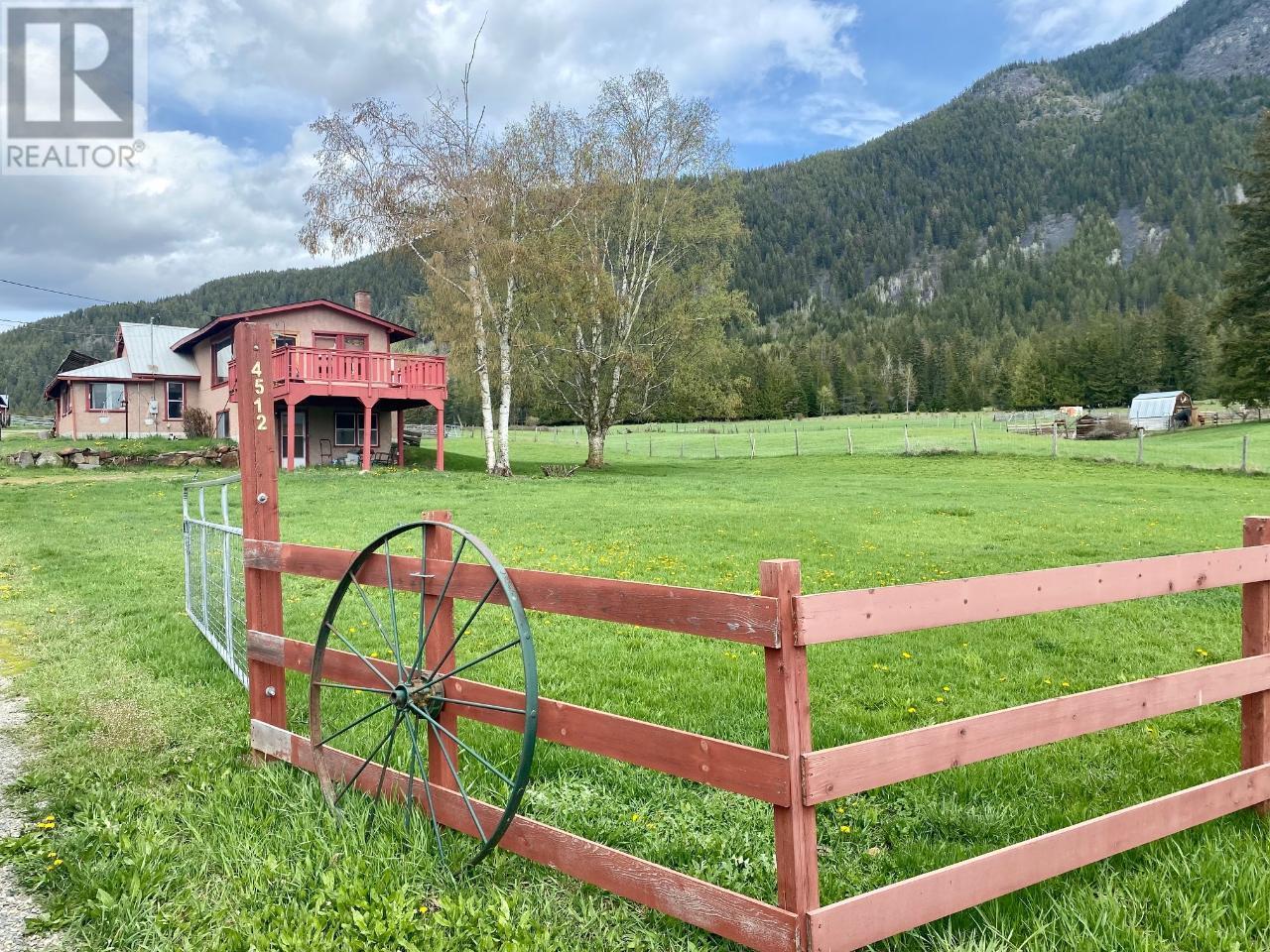 4512 48th Street, Canyon, British Columbia  V0B 1C1 - Photo 5 - 10328391