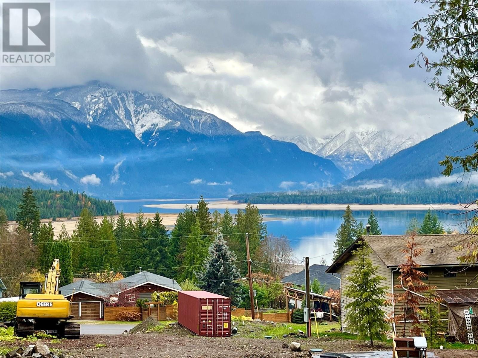 411 Bayview Road, Nakusp, British Columbia  V0G 1R1 - Photo 1 - 10328370