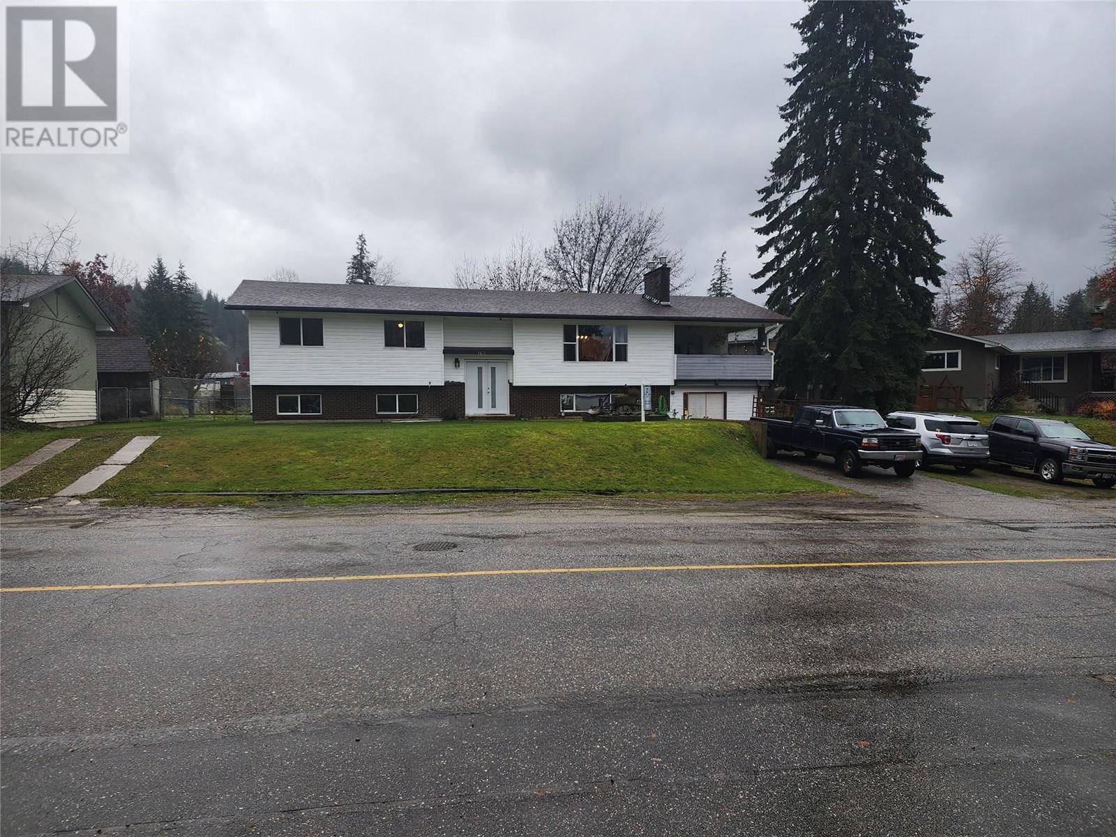 162 Pearkes Drive, Revelstoke, British Columbia  V0E 2S0 - Photo 1 - 10327801