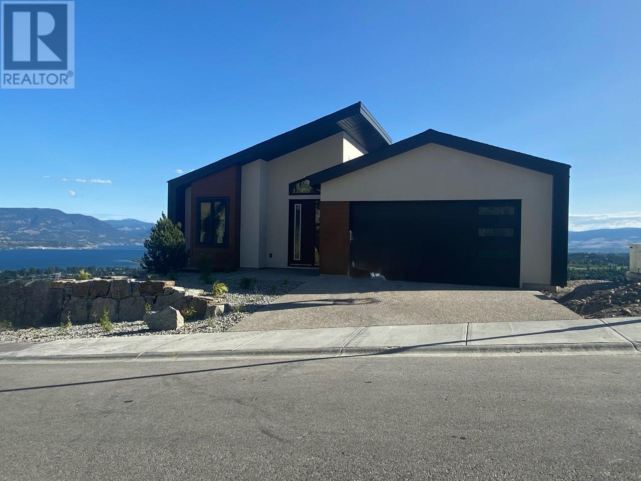 1018 Emslie Street, Kelowna, British Columbia  V1W 5J1 - Photo 1 - 10328457