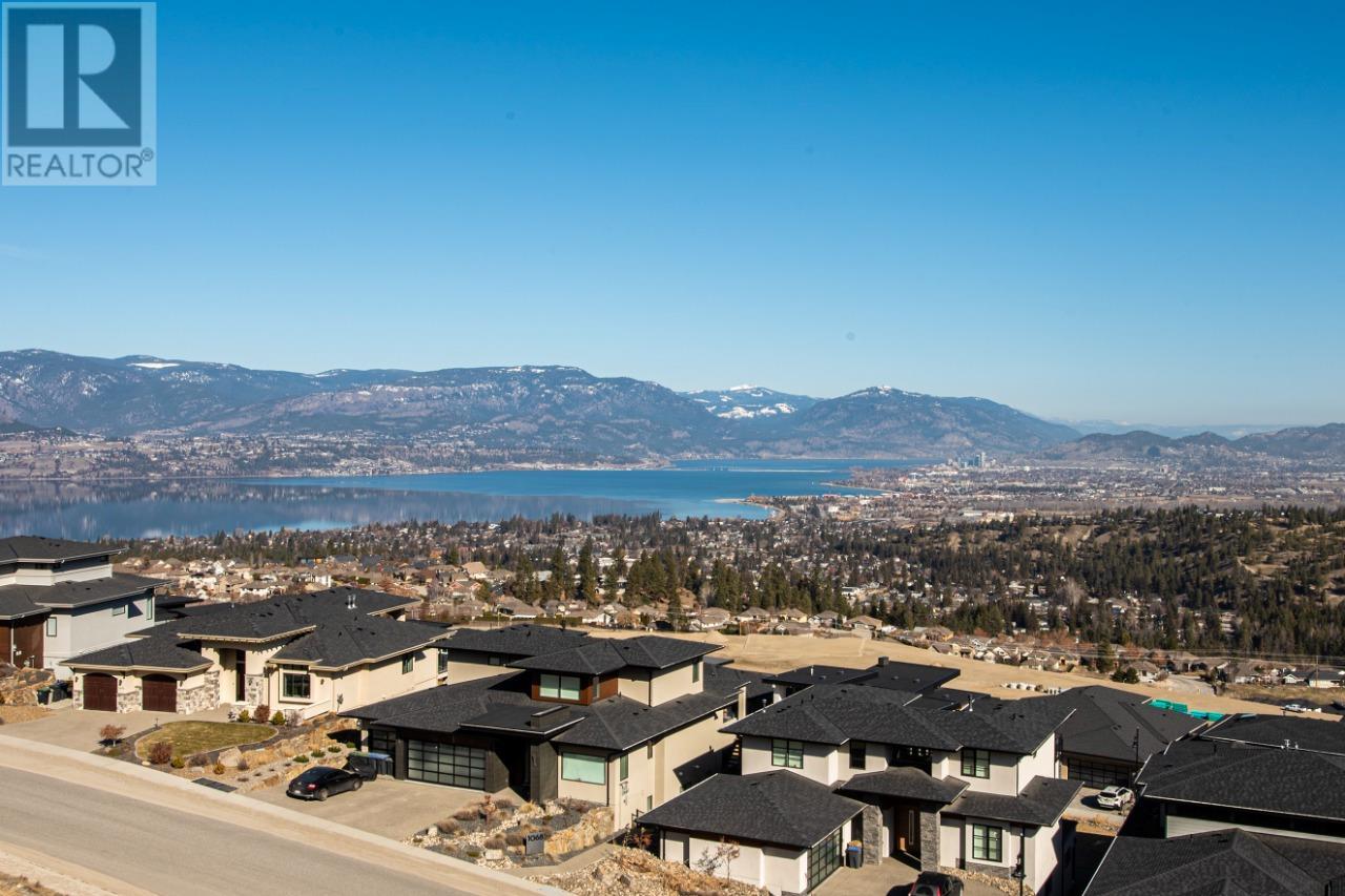 1018 Emslie Street, Kelowna, British Columbia  V1W 5J1 - Photo 2 - 10328457