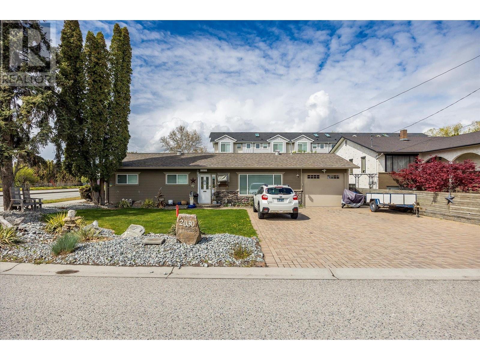 2030 Wilkinson Street, Kelowna, British Columbia  V1Y 3Z8 - Photo 1 - 10328720