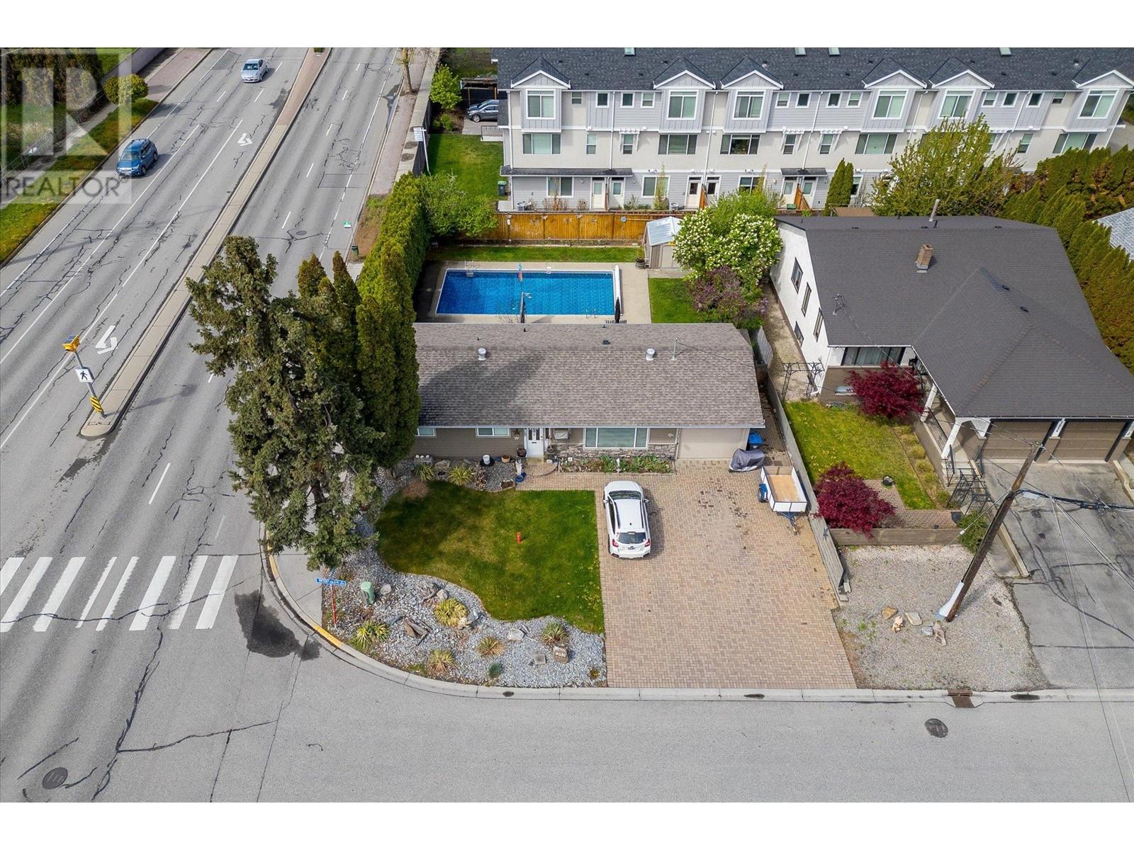 2030 Wilkinson Street, Kelowna, British Columbia  V1Y 3Z8 - Photo 3 - 10328720