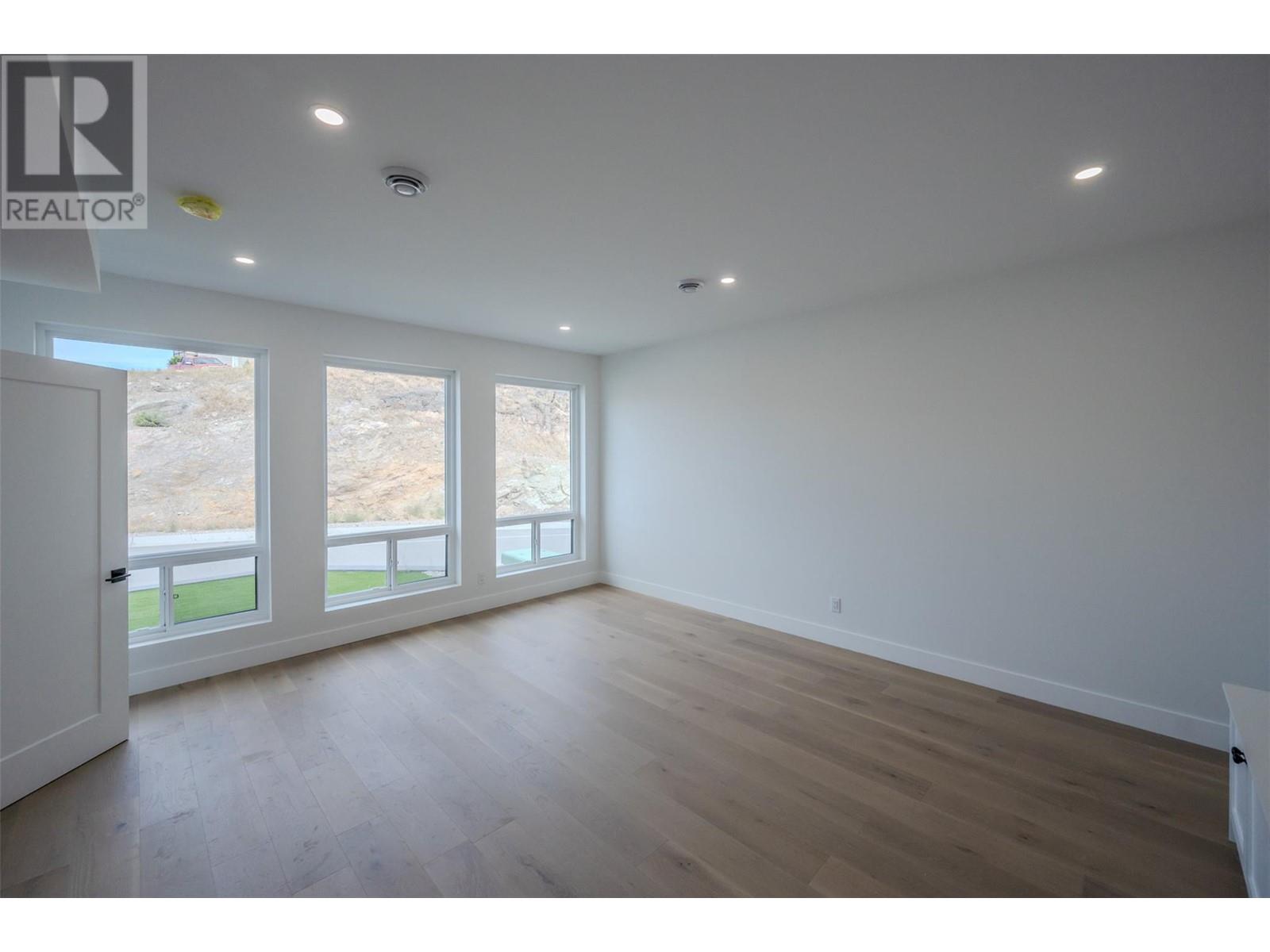 3304 Evergreen Drive, Penticton, British Columbia  V2A 9A9 - Photo 55 - 10328925