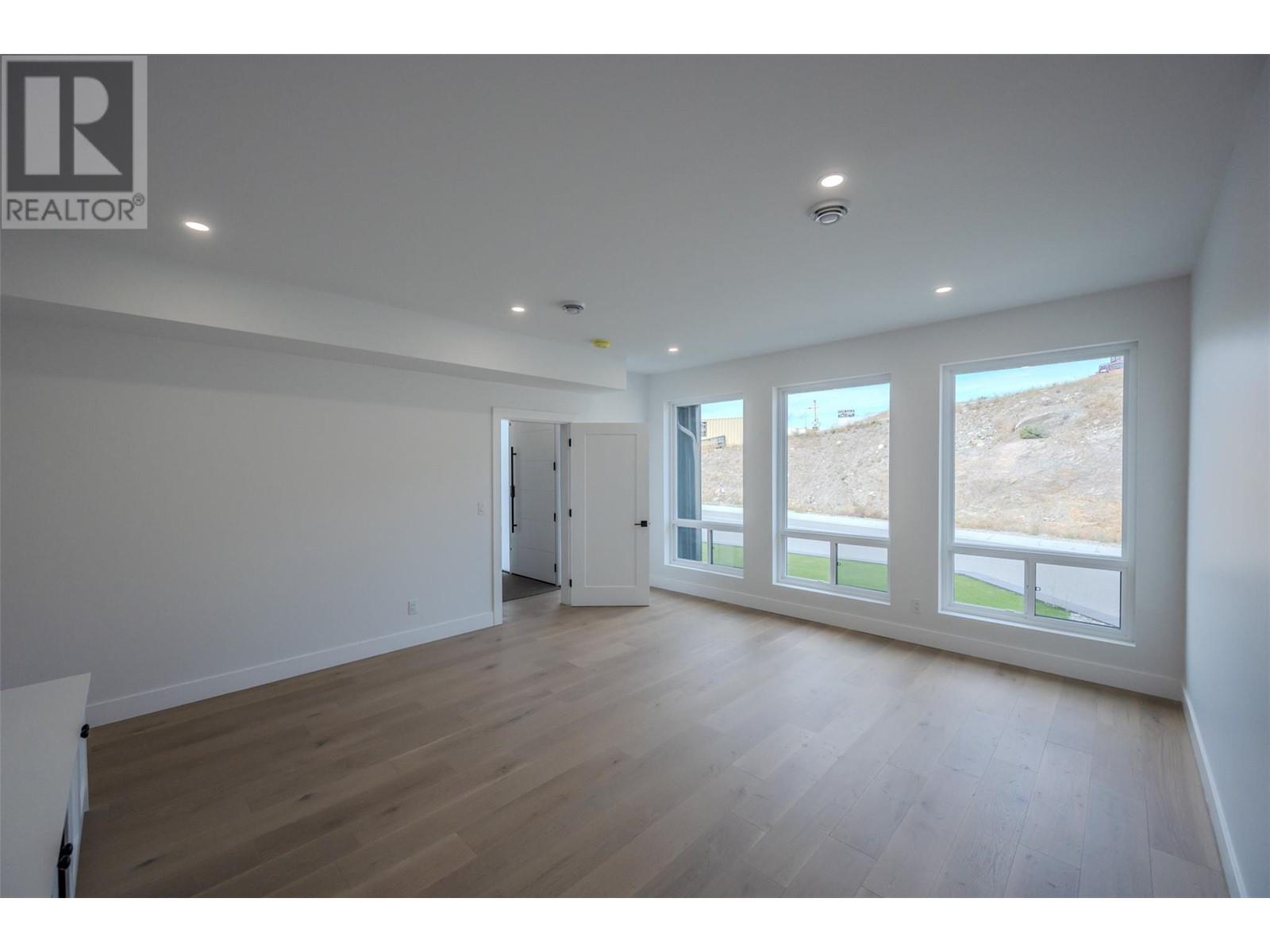 3304 Evergreen Drive, Penticton, British Columbia  V2A 9A9 - Photo 56 - 10328925