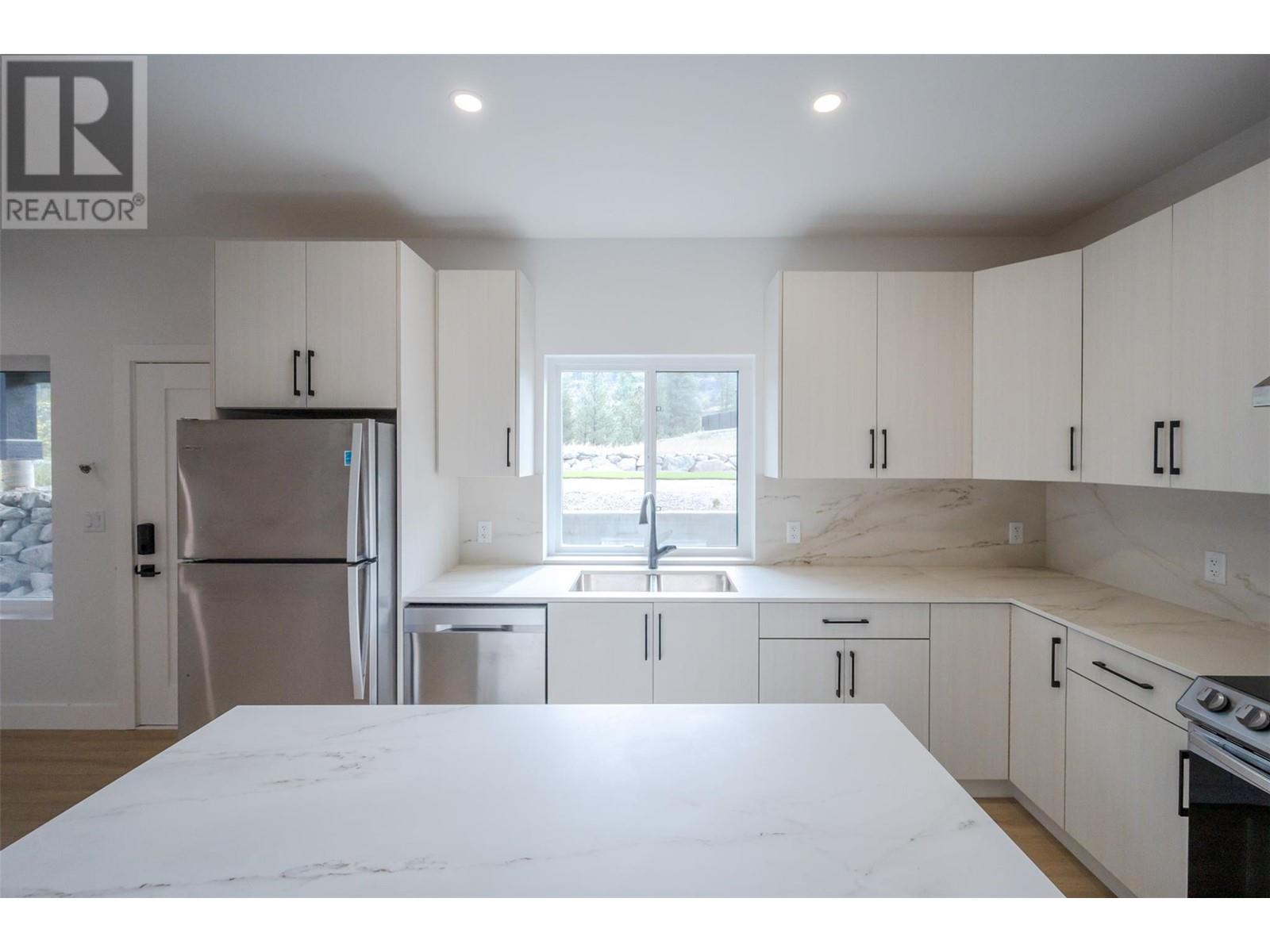 3304 Evergreen Drive, Penticton, British Columbia  V2A 9A9 - Photo 70 - 10328925