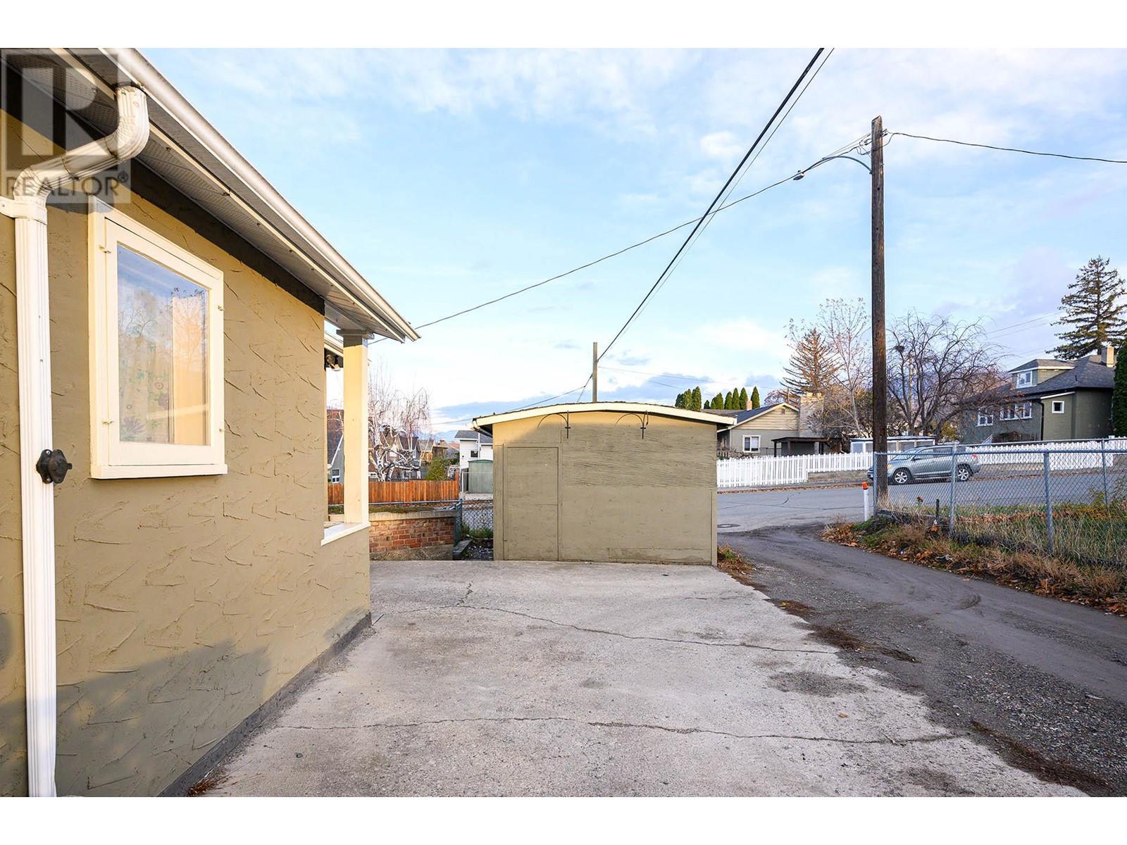 744 8th Avenue, Kamloops, British Columbia  V2C 3W3 - Photo 35 - 10328995