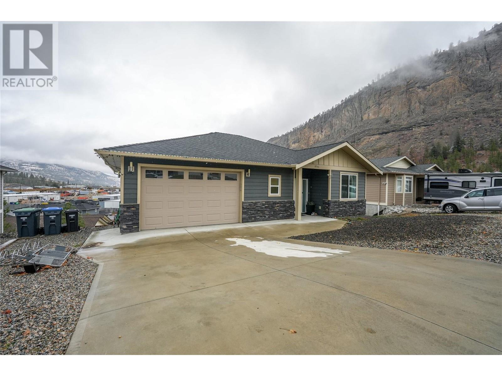 8752 Palmer Place, Summerland, British Columbia  V0H 1Z2 - Photo 1 - 10328946