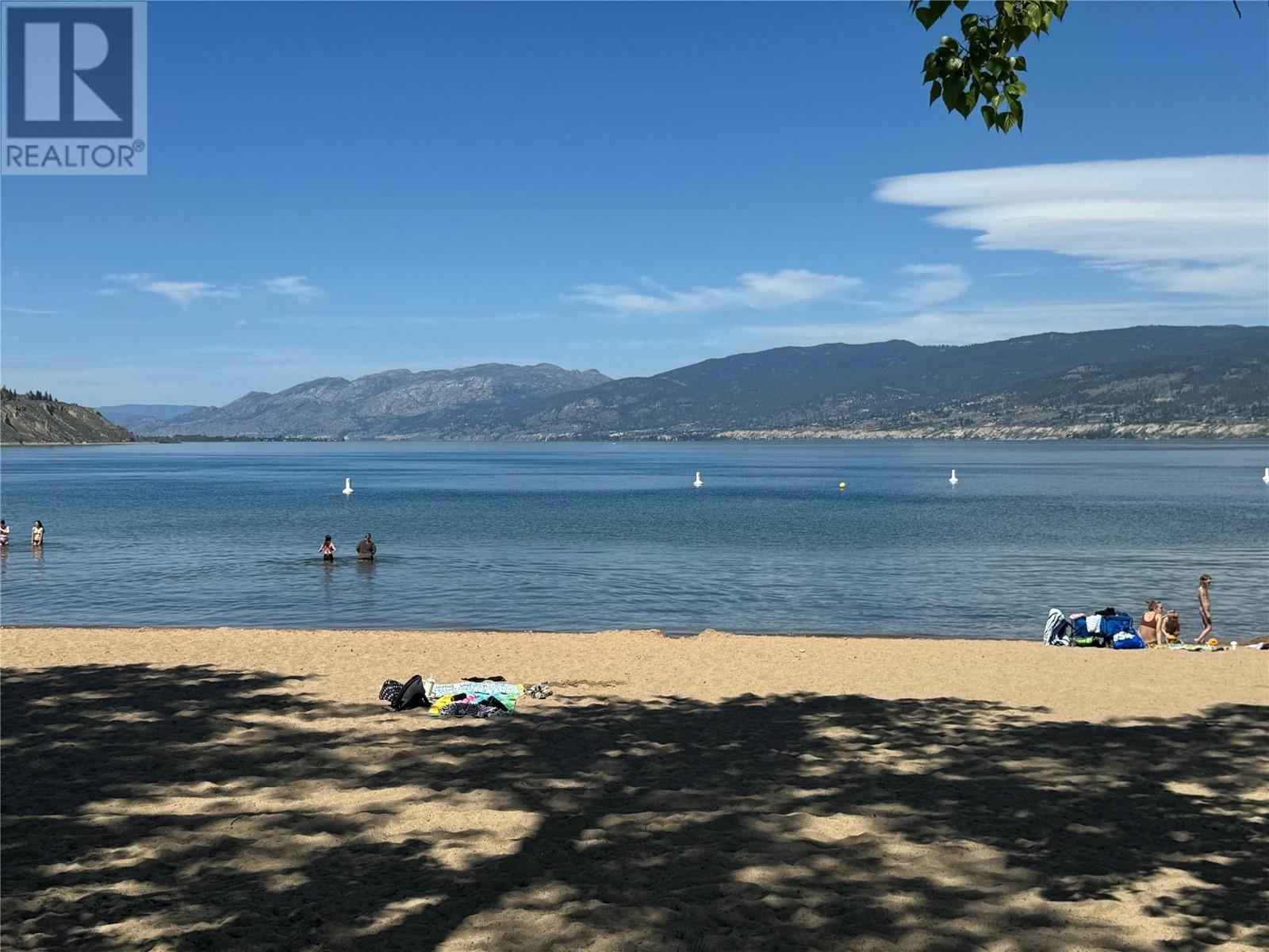 1028 Lakeshore Drive Unit# 221, Penticton, British Columbia  V2A 1C1 - Photo 3 - 10329320