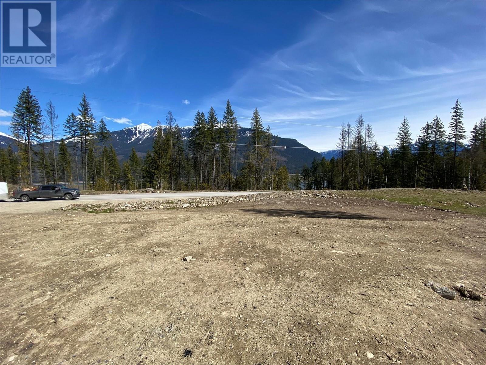 7974 Arrowhead Road, Revelstoke, British Columbia  V0E 2S0 - Photo 3 - 10328804