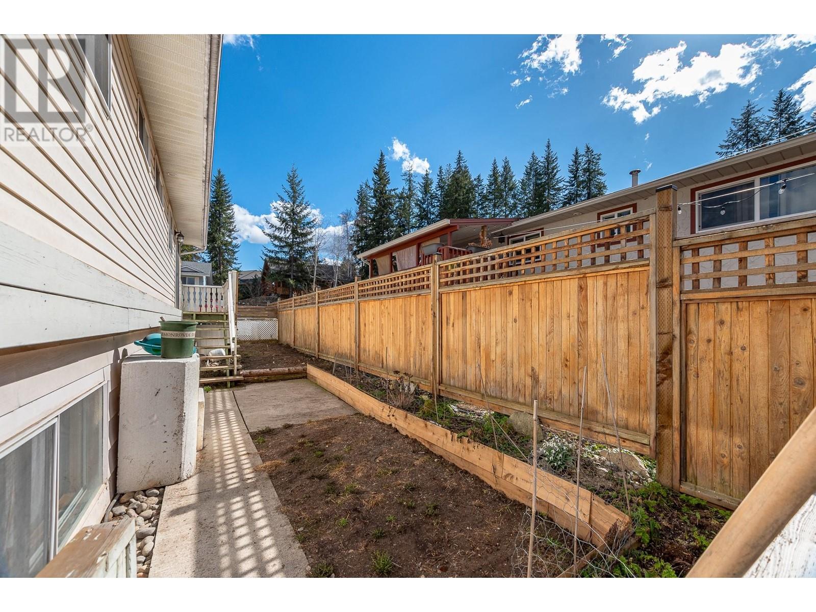 801 26 Street Se, Salmon Arm, British Columbia  V1E 2H6 - Photo 42 - 10329446