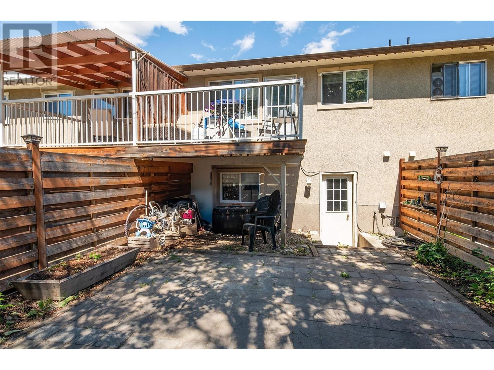 265 Fir Court, Kelowna, British Columbia  V1X 2B8 - Photo 2 - 10329166