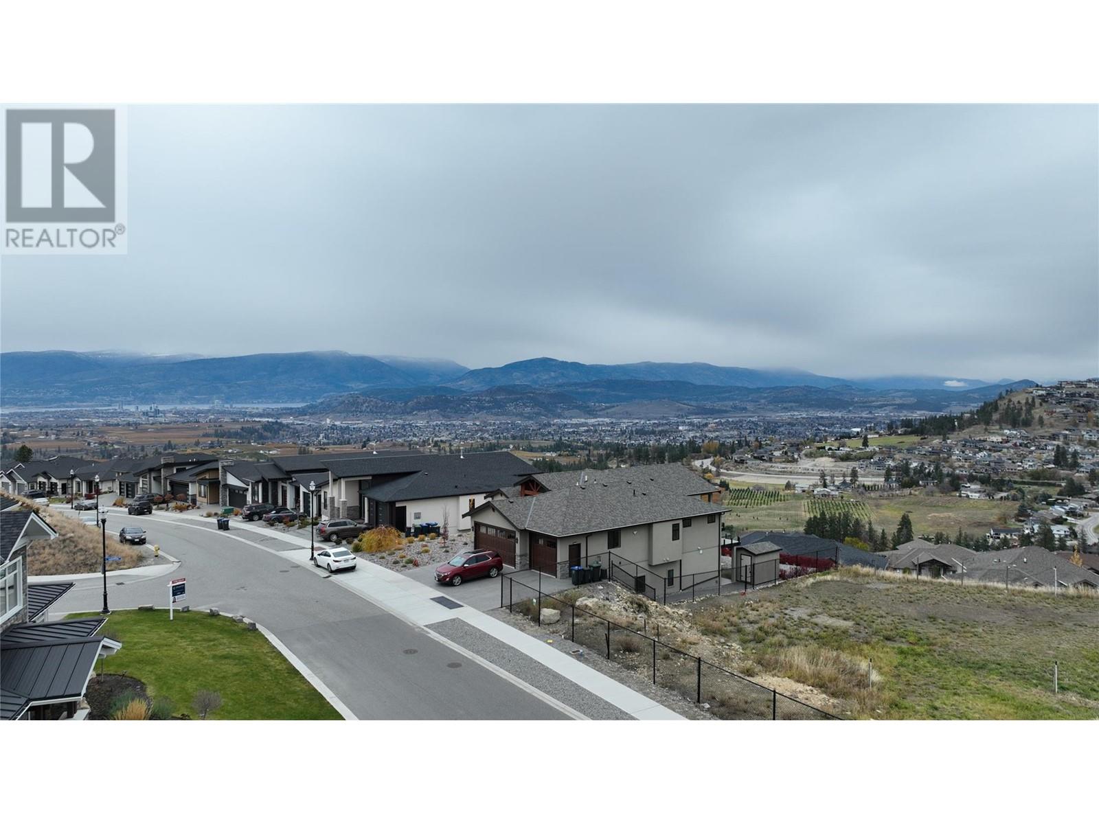 2095 Cortina Drive, Kelowna, British Columbia  V1P 1V1 - Photo 6 - 10329668