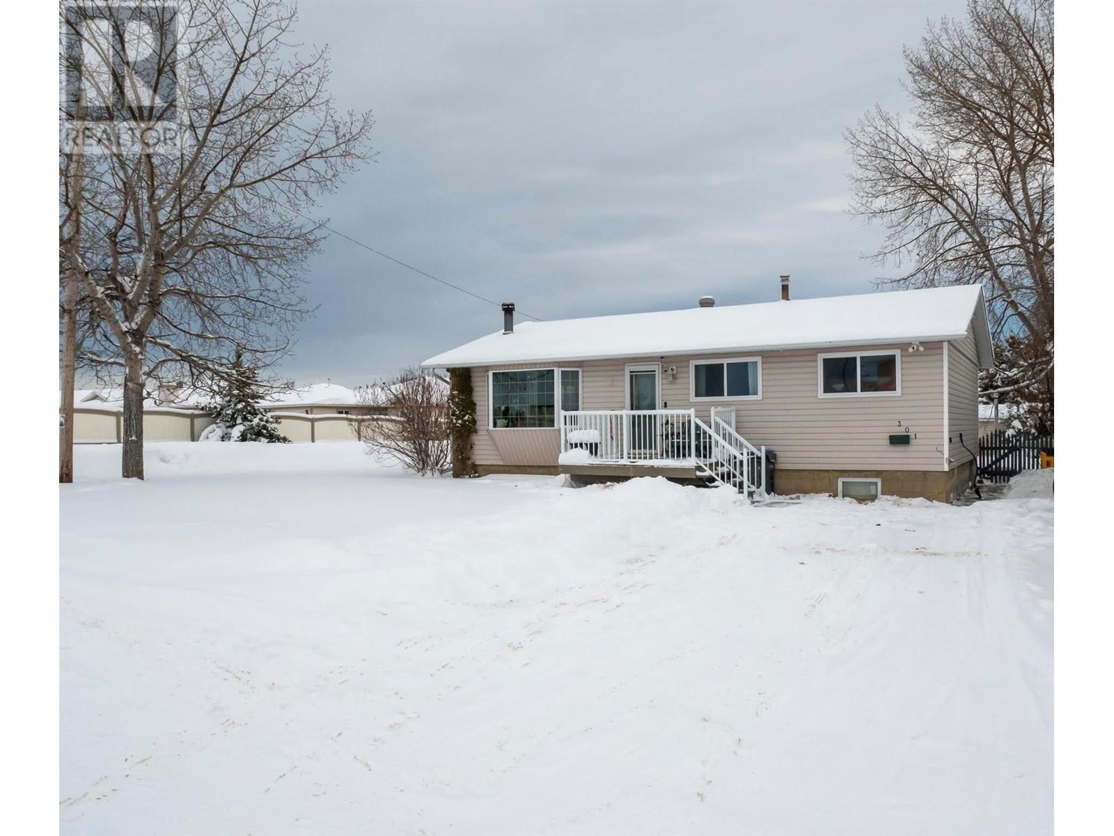 301 95 Avenue, Dawson Creek, British Columbia  V1G 1H4 - Photo 1 - 10329696