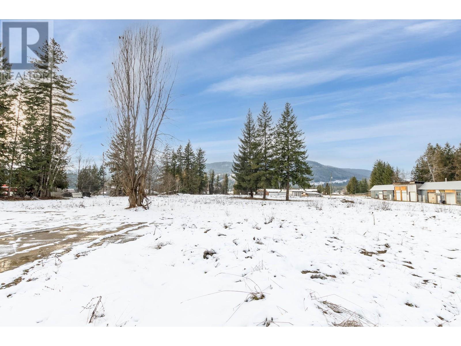 5755 Mellor Frontage Road, Salmon Arm, British Columbia  V1E 2R1 - Photo 11 - 10329606