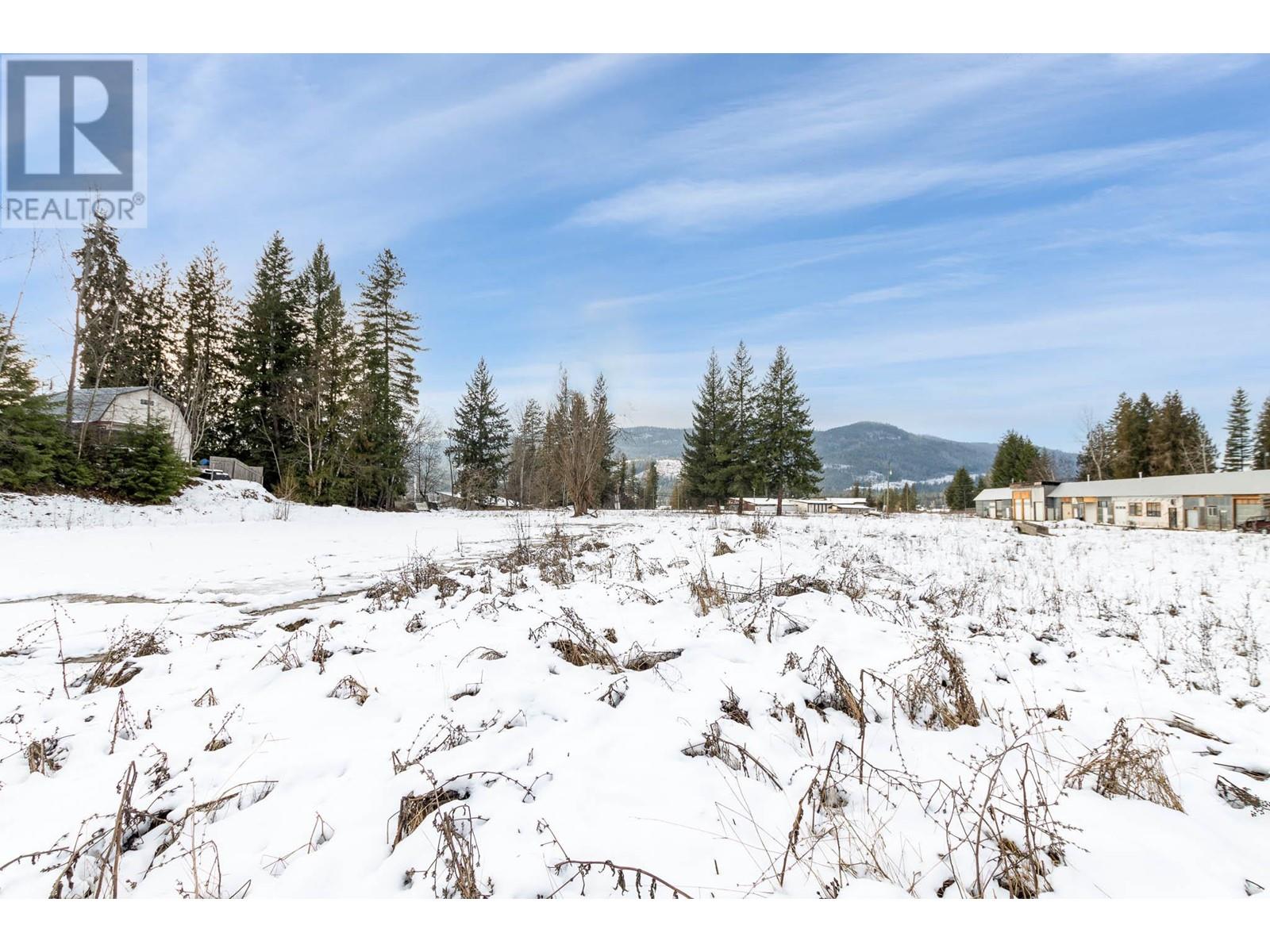 5755 Mellor Frontage Road, Salmon Arm, British Columbia  V1E 2R1 - Photo 12 - 10329606