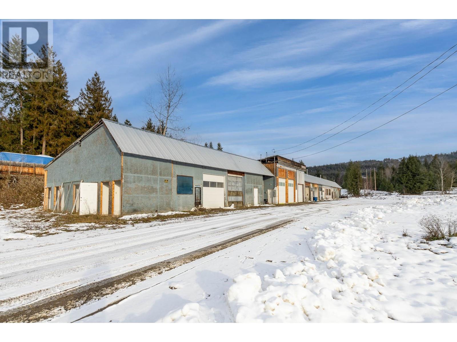 5755 Mellor Frontage Road, Salmon Arm, British Columbia  V1E 2R1 - Photo 6 - 10329606