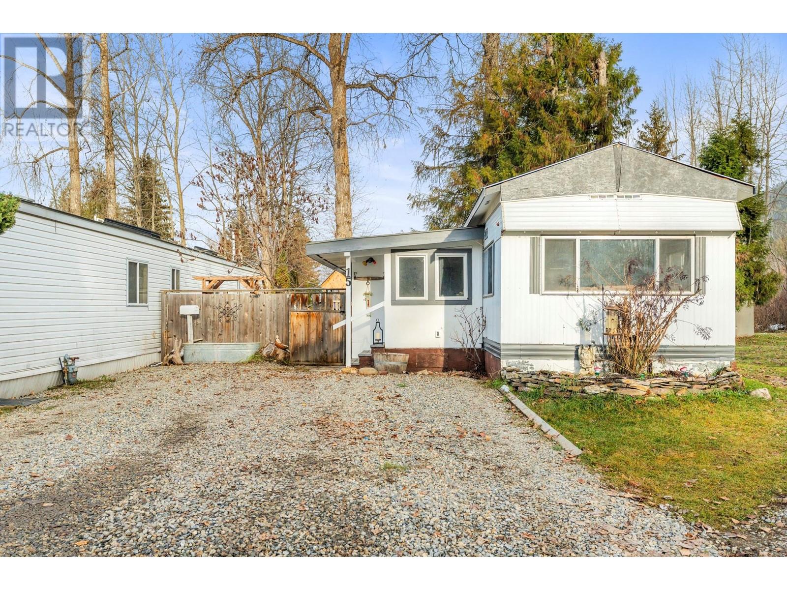 5080 20 Avenue Ne Unit# 15, Salmon Arm, British Columbia  V1E 1C4 - Photo 4 - 10329621