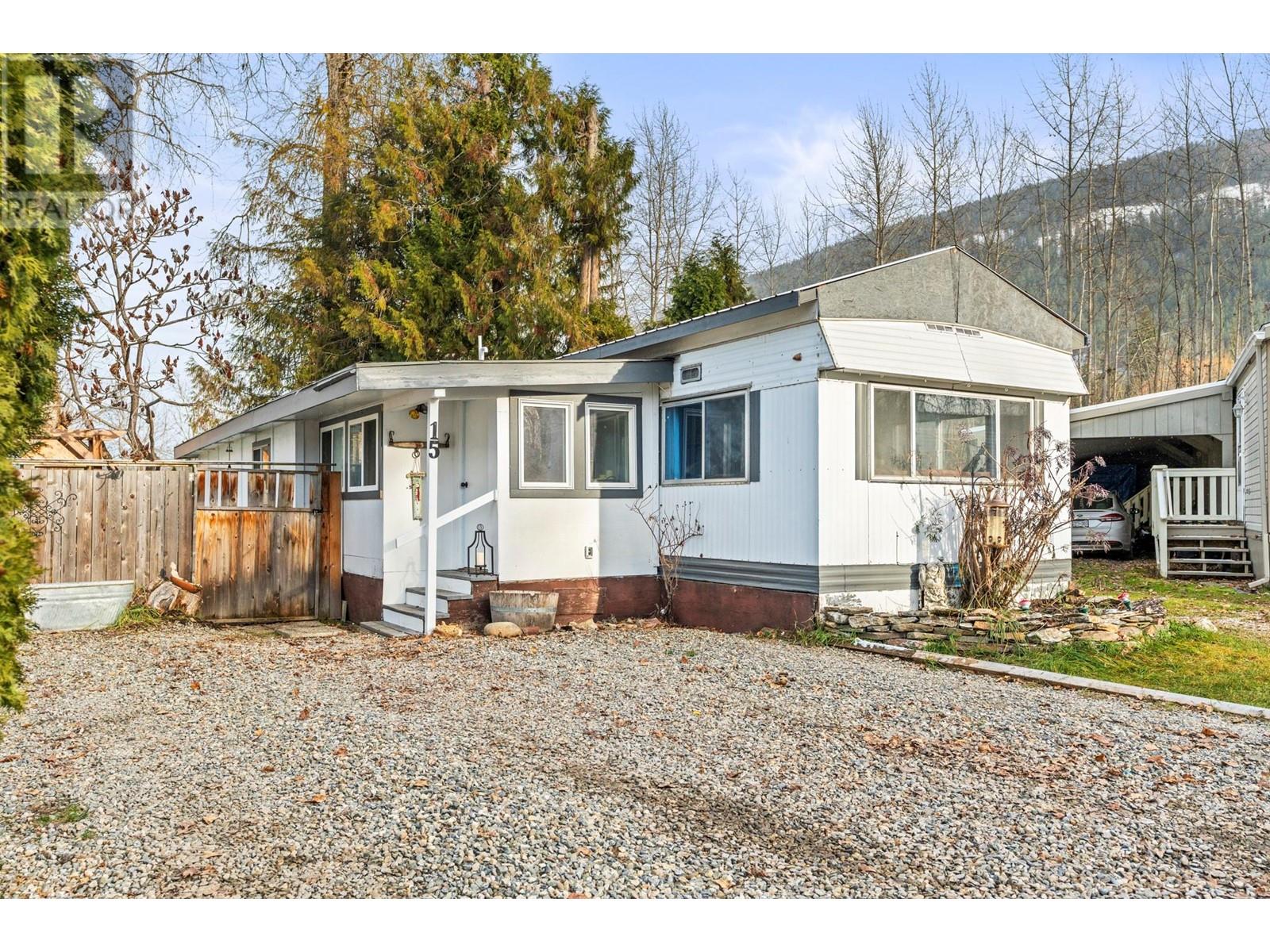 5080 20 Avenue Ne Unit# 15, Salmon Arm, British Columbia  V1E 1C4 - Photo 5 - 10329621