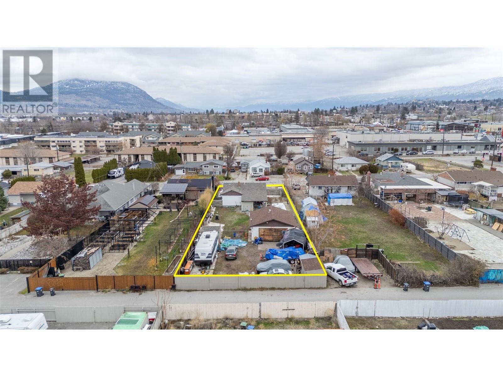 52 Okanagan Avenue W, Penticton, British Columbia  V2A 3K9 - Photo 2 - 10329939