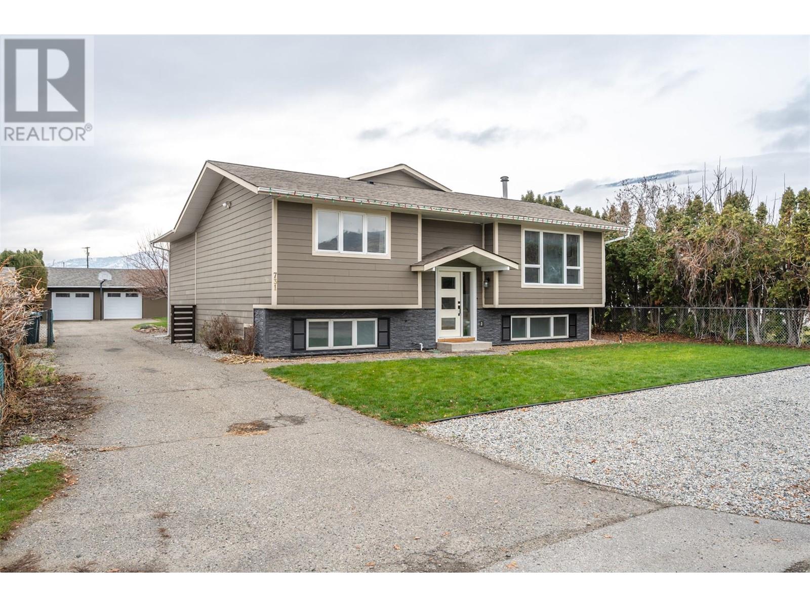 731 Columbia Place, Oliver, British Columbia  V0H 1T6 - Photo 2 - 10330065