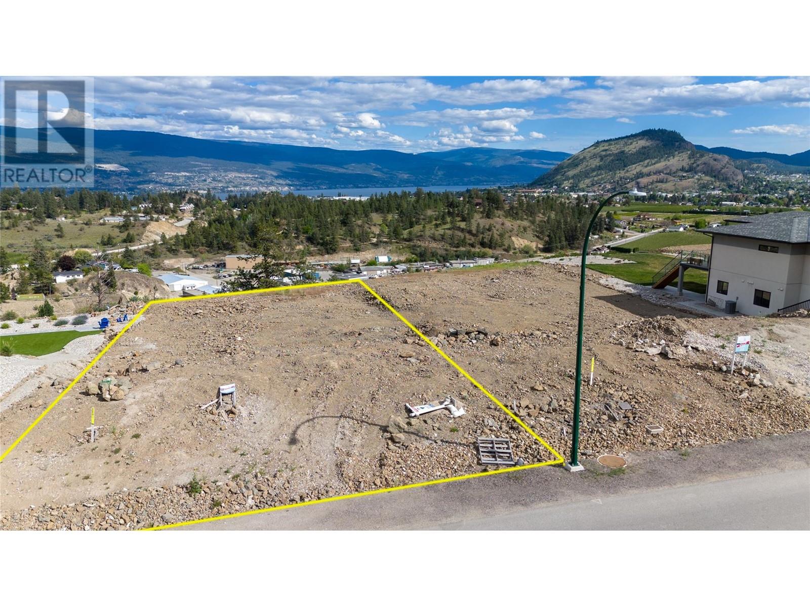 17555 Sanborn Street, Summerland, British Columbia  V0H 1Z6 - Photo 2 - 10330381