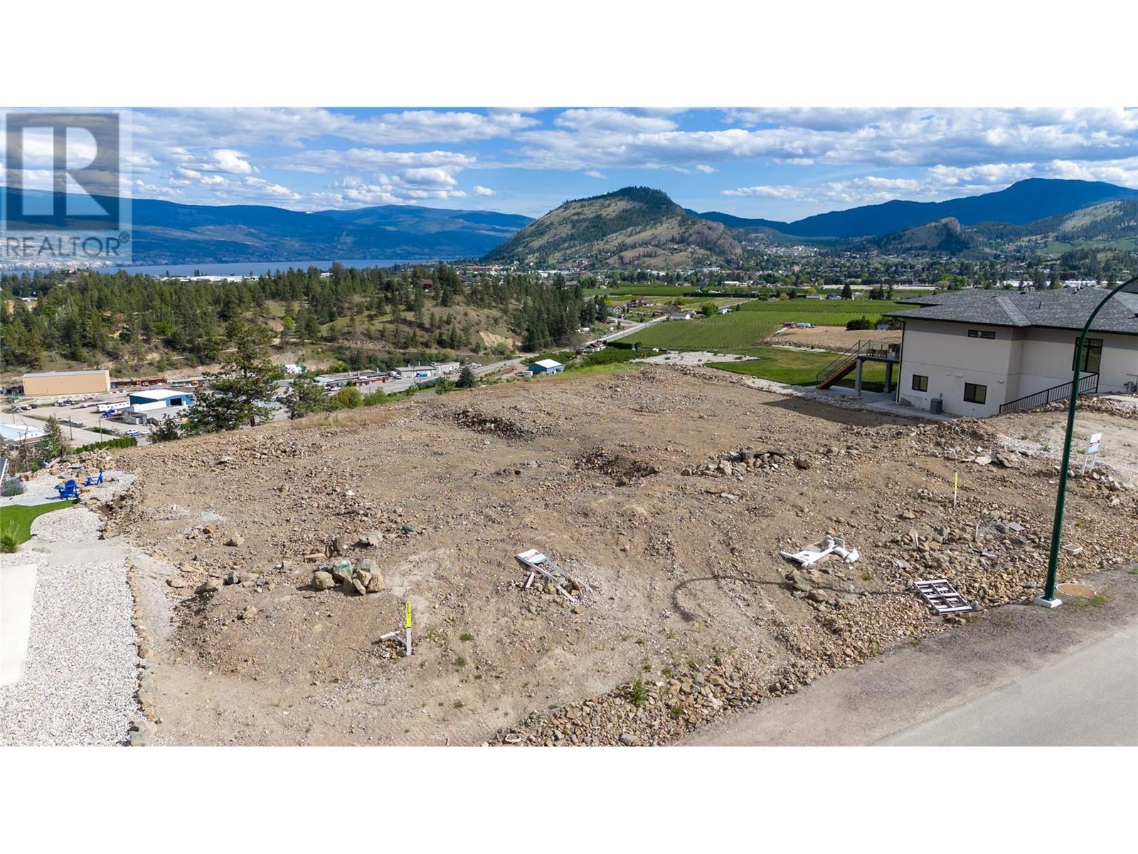 17555 Sanborn Street, Summerland, British Columbia  V0H 1Z6 - Photo 3 - 10330381