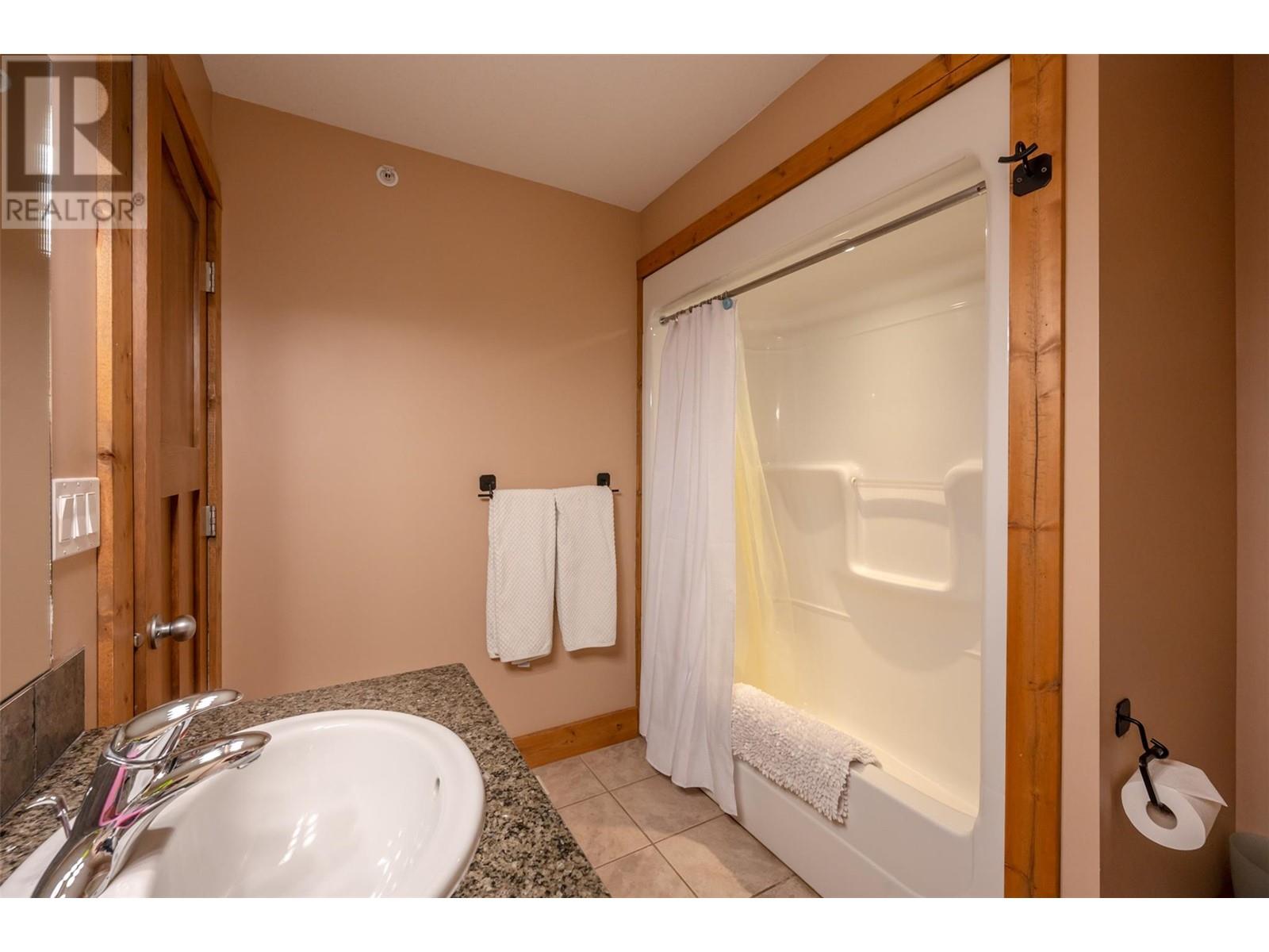 5401 Lakeshore Drive Unit# 104, Osoyoos, British Columbia  V0H 1V6 - Photo 28 - 10329714