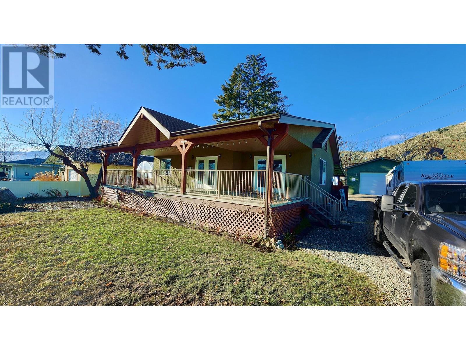 5870 Okanagan Street, Oliver, British Columbia  V0H 1T0 - Photo 2 - 10330666