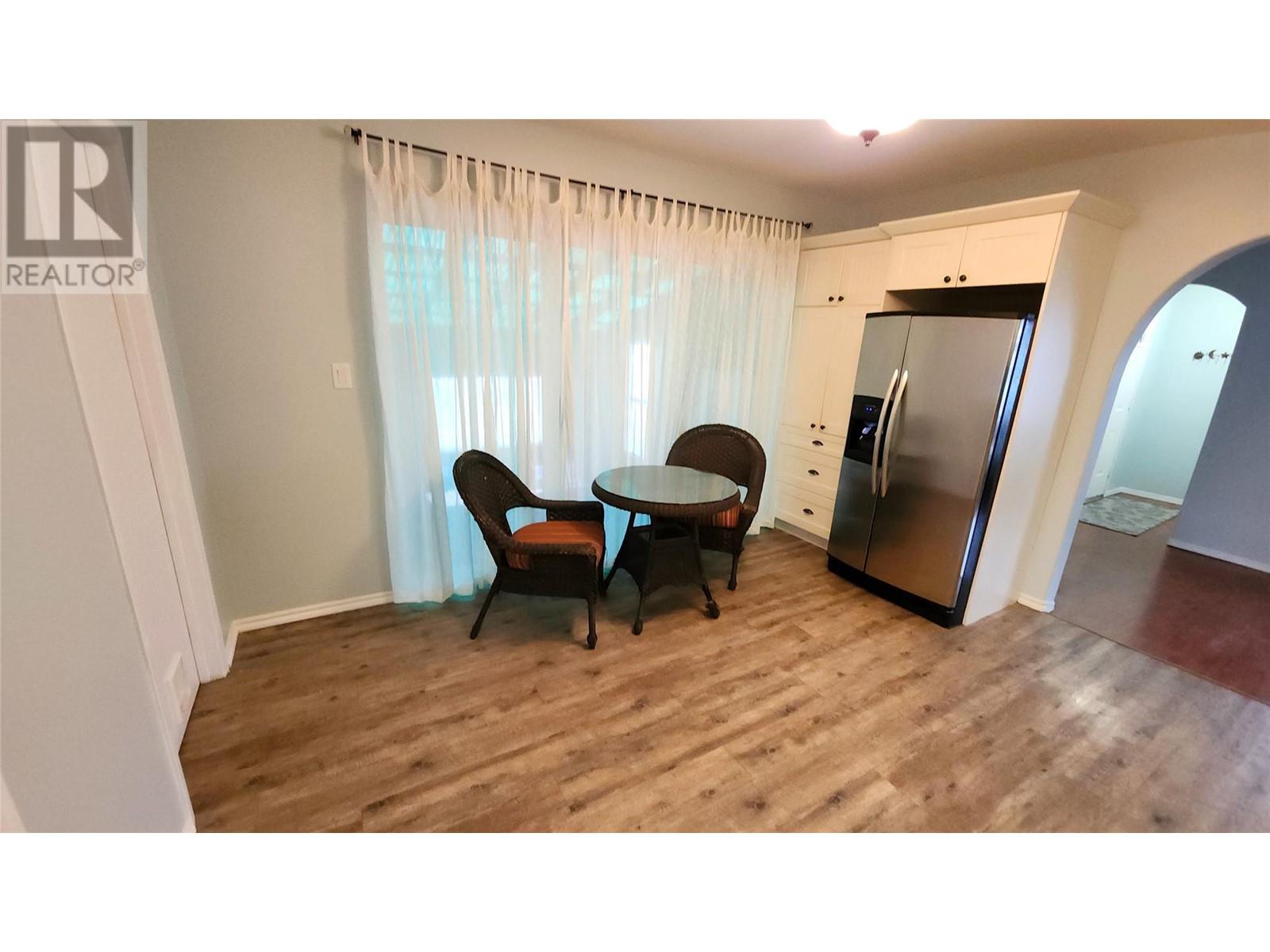 5870 Okanagan Street, Oliver, British Columbia  V0H 1T0 - Photo 9 - 10330666