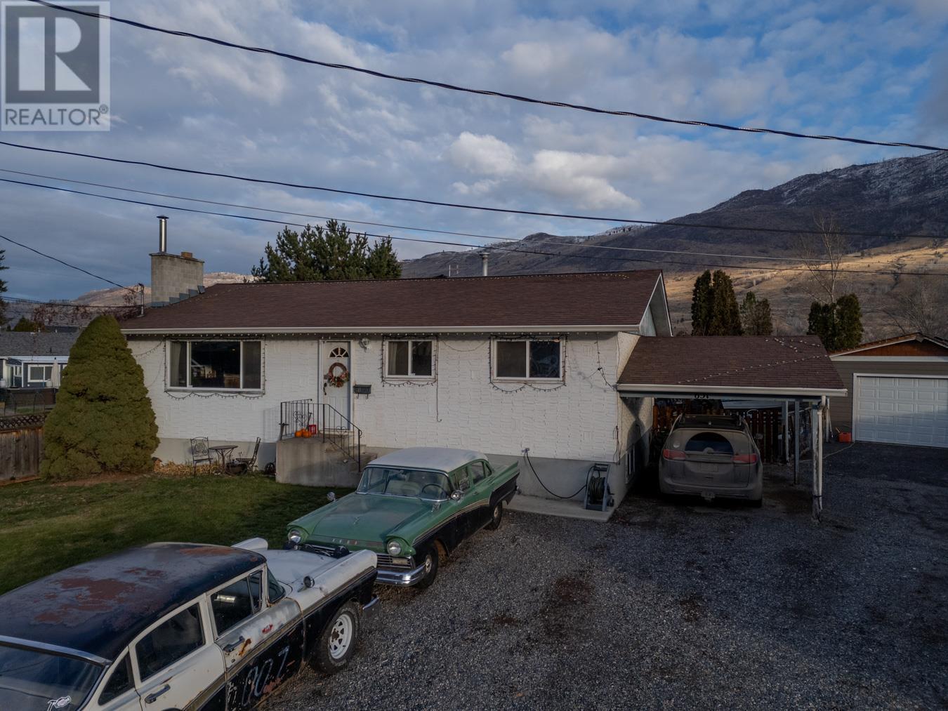 651 Bank Place, Kamloops, British Columbia  V2B 7M1 - Photo 2 - 10330686