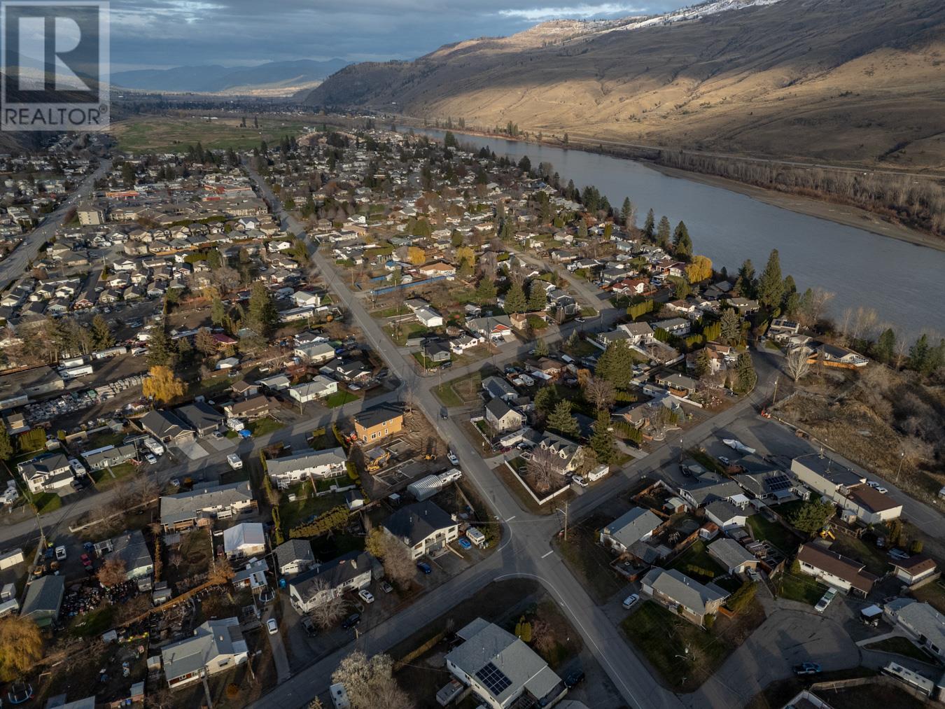 651 Bank Place, Kamloops, British Columbia  V2B 7M1 - Photo 28 - 10330686