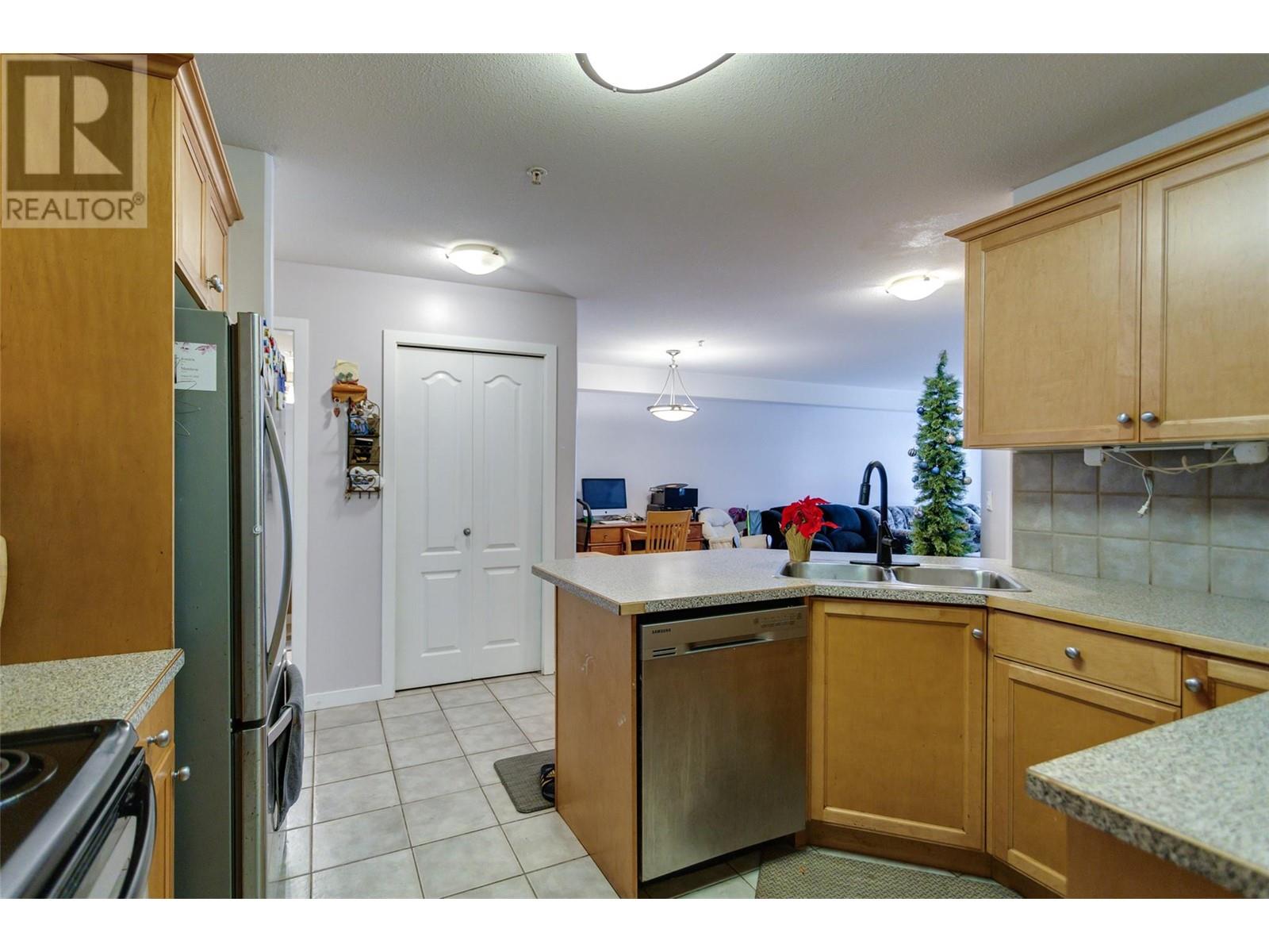 260 Franklyn Road Unit# 113, Kelowna, British Columbia  V1K 1K1 - Photo 6 - 10330699