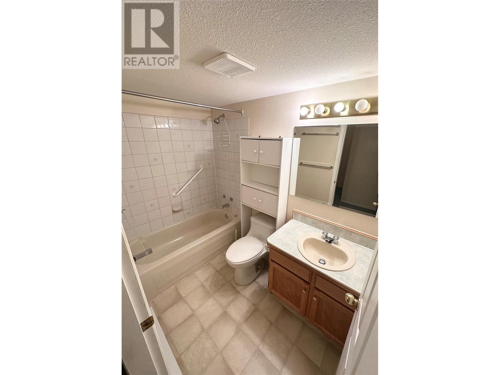 3426 Hemlock Street Unit# 102, Penticton, British Columbia  V2A 8K1 - Photo 4 - 10331232