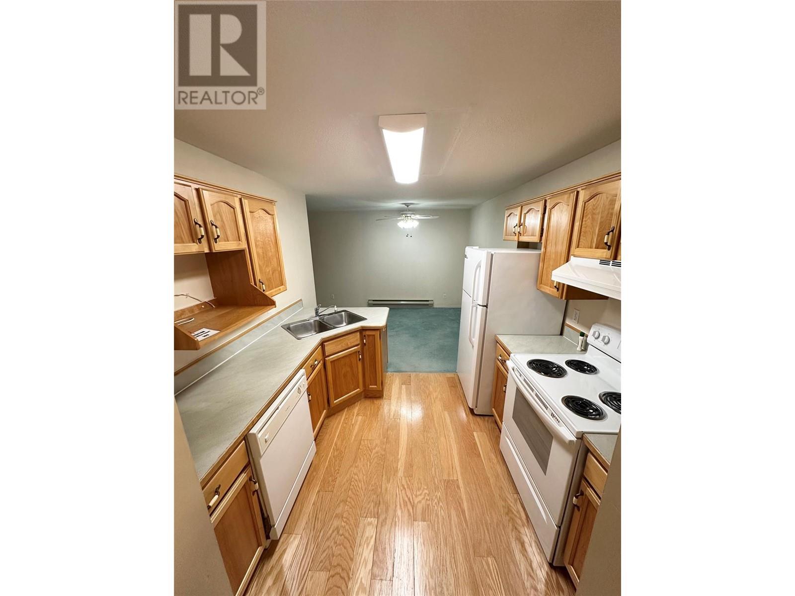 3426 Hemlock Street Unit# 102, Penticton, British Columbia  V2A 8K1 - Photo 6 - 10331232