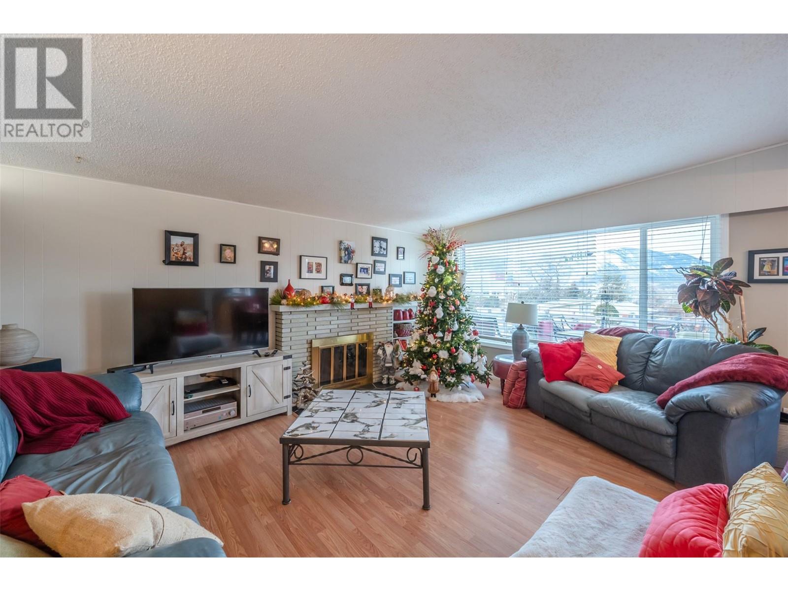 1467 Carmi Drive, Penticton, British Columbia  V2A 4R9 - Photo 2 - 10331656