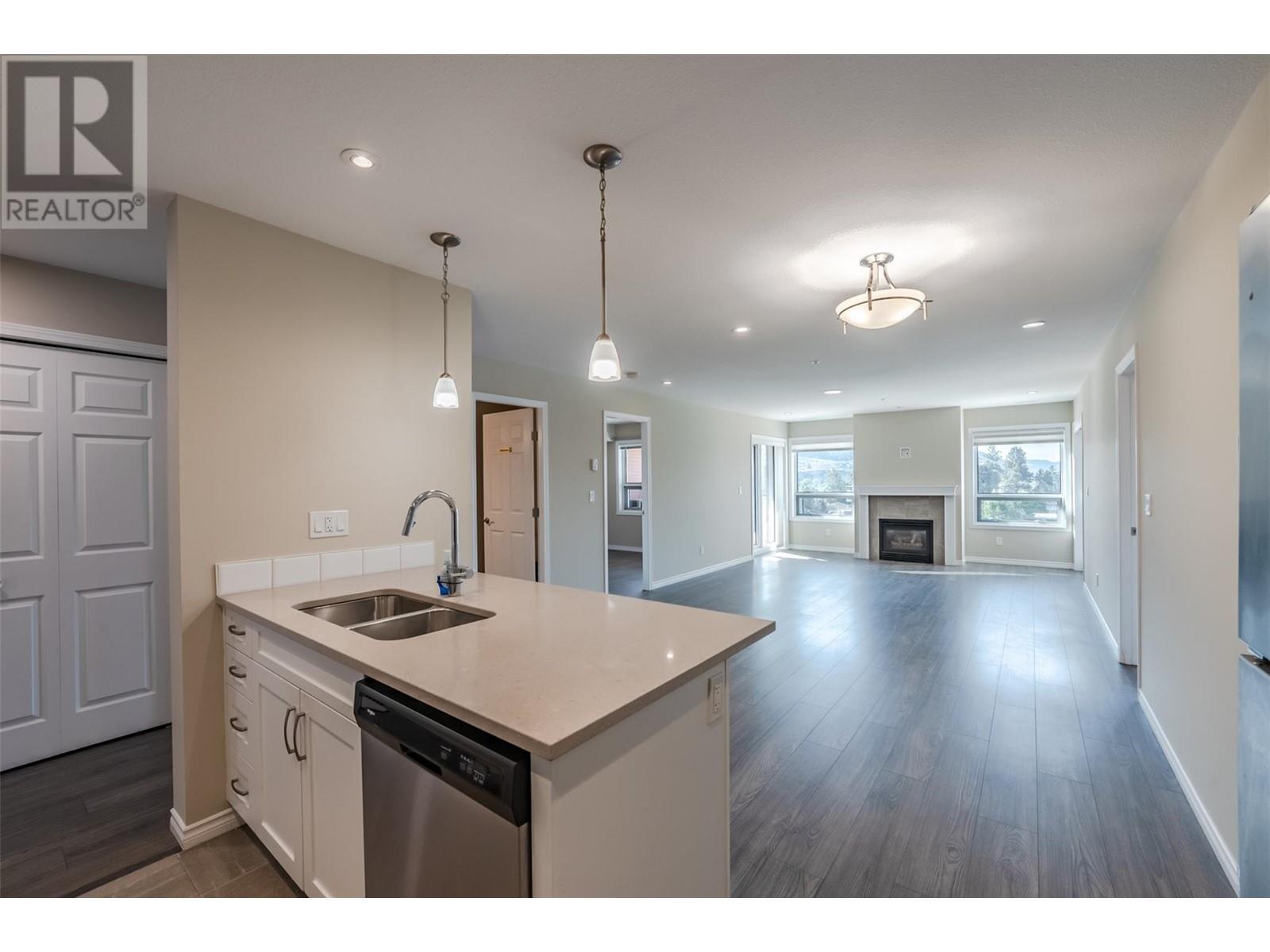 3388 Skaha Lake Road Unit# 606, Penticton, British Columbia  V2A 6G4 - Photo 6 - 10332030