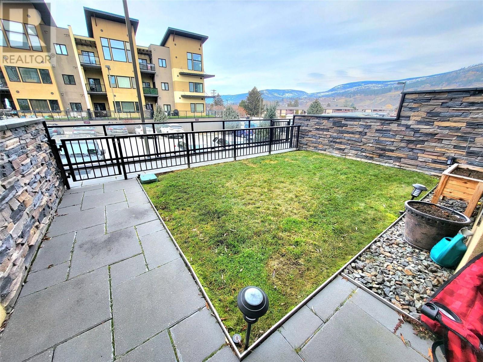 3313 Wilson Street Unit# 210, Penticton, British Columbia  V2A 8J3 - Photo 2 - 10332357