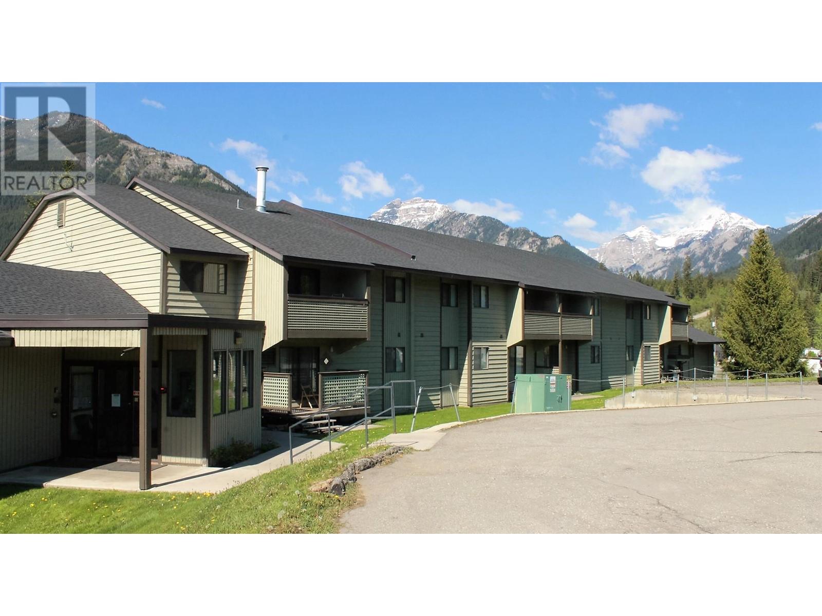 775 Balmer Crescent Unit# 102, Elkford, British Columbia  V0B 1H0 - Photo 1 - 10331087